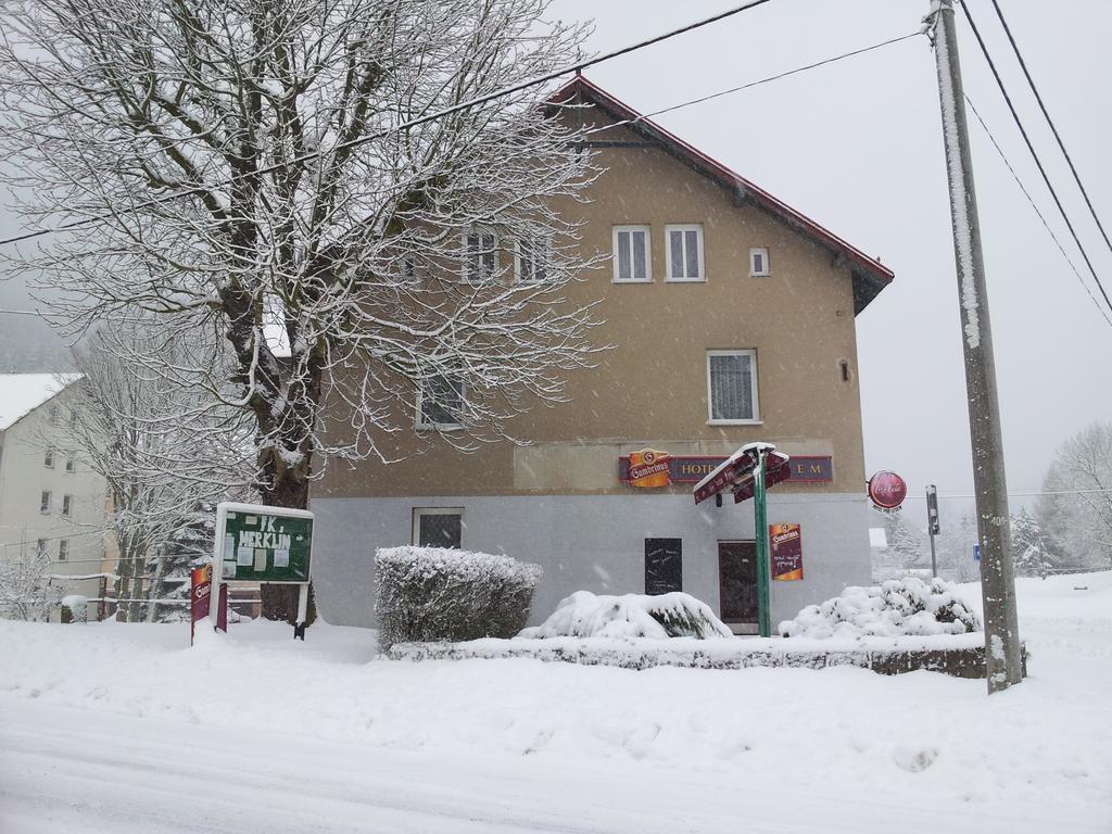 Guest House Pod Lesem Merklin Esterno foto