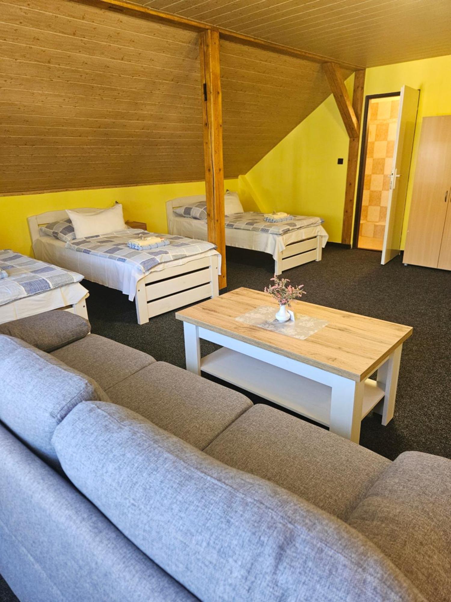 Guest House Pod Lesem Merklin Esterno foto