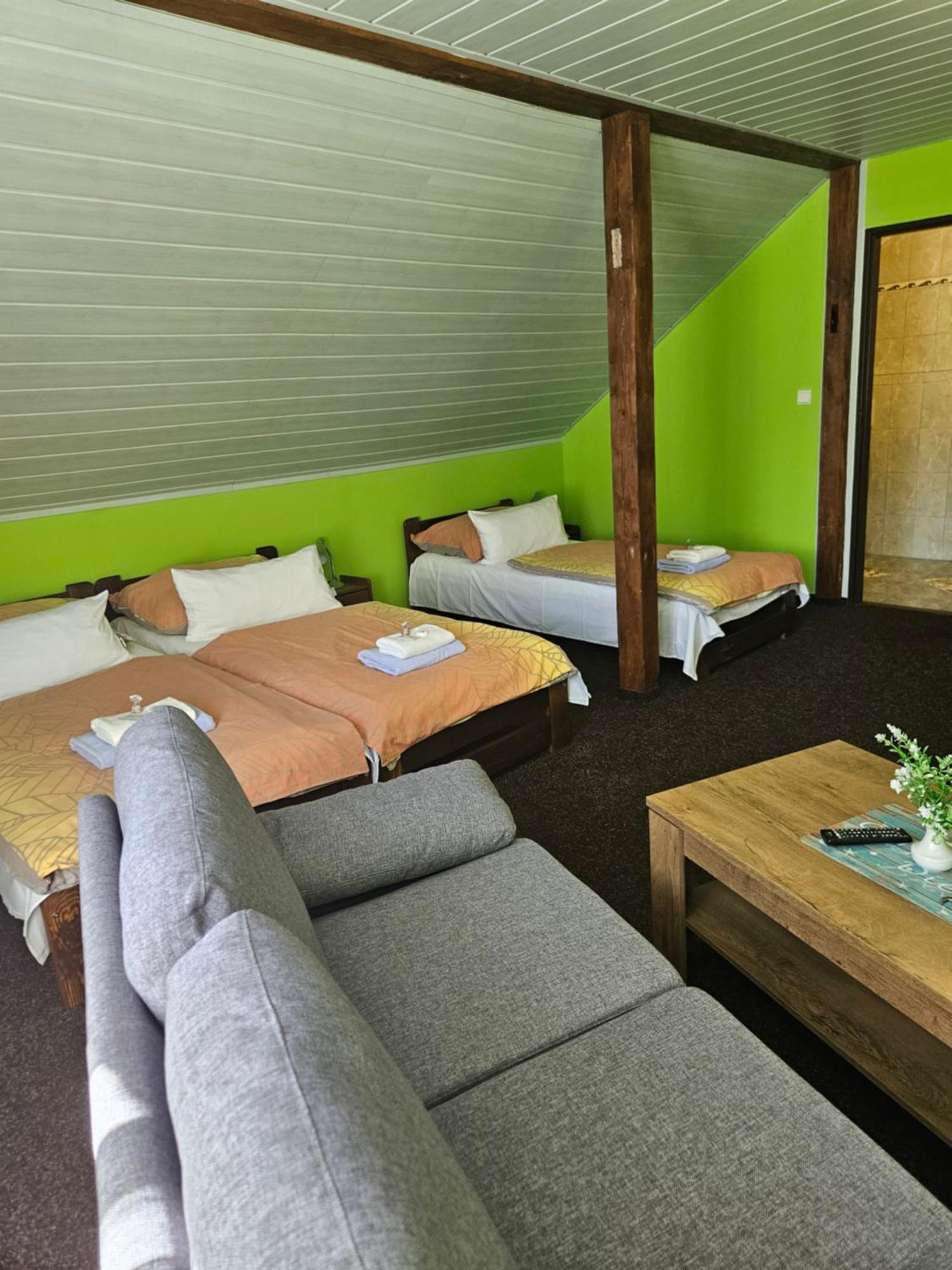 Guest House Pod Lesem Merklin Esterno foto