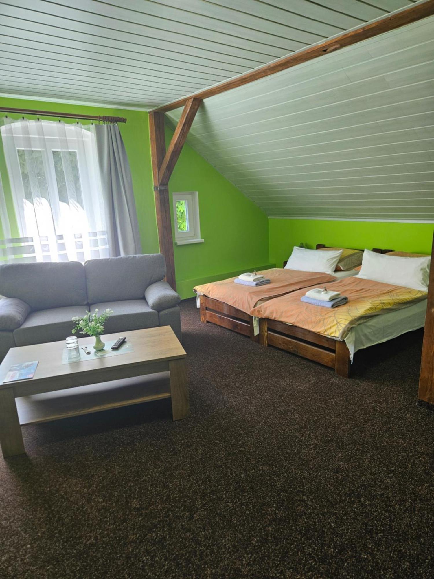 Guest House Pod Lesem Merklin Esterno foto