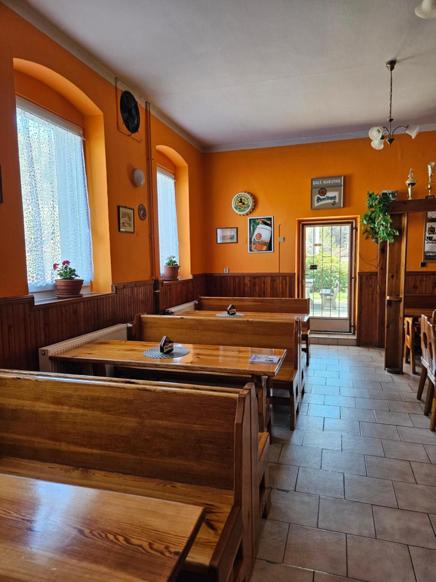 Guest House Pod Lesem Merklin Esterno foto