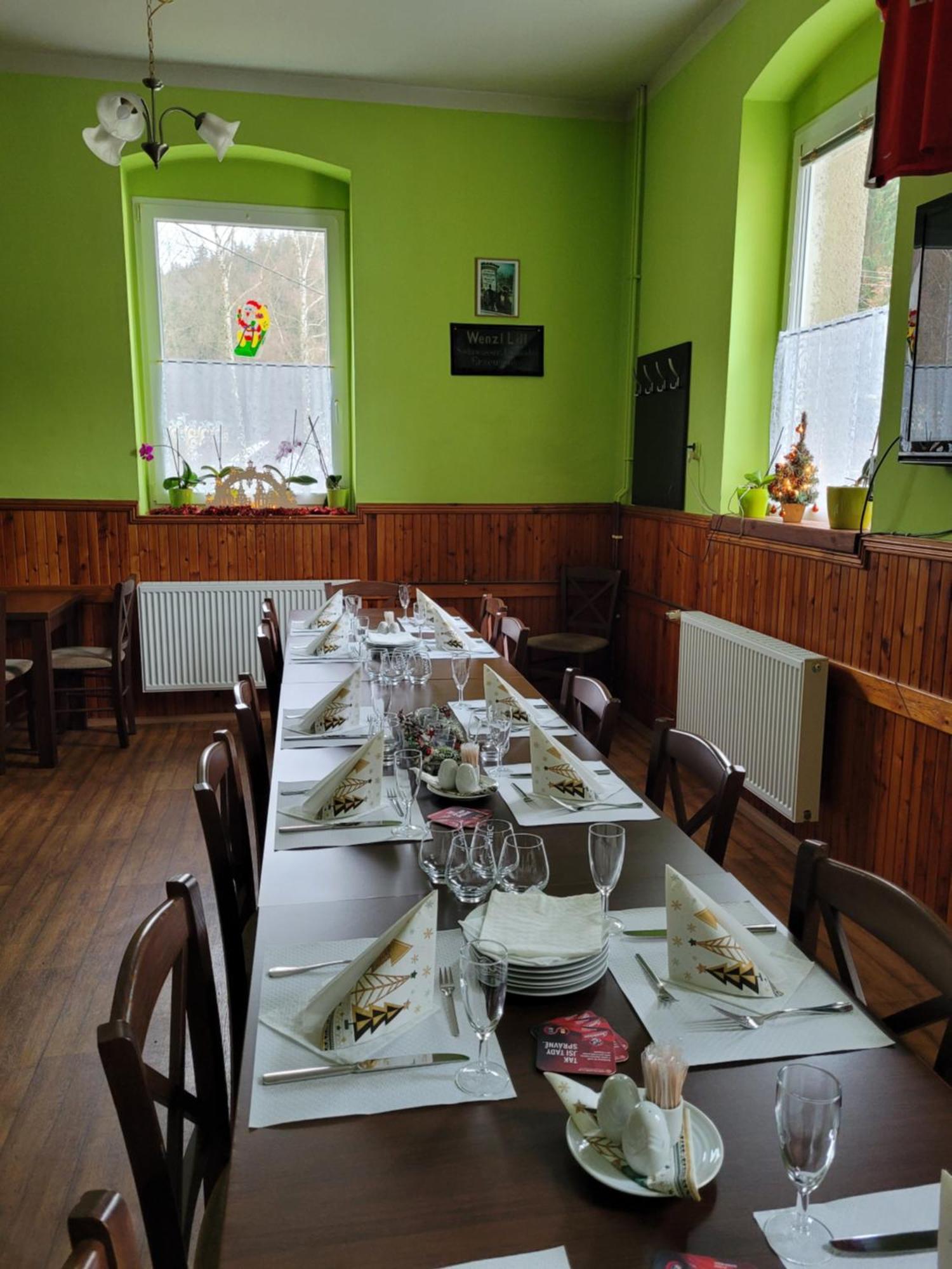 Guest House Pod Lesem Merklin Esterno foto